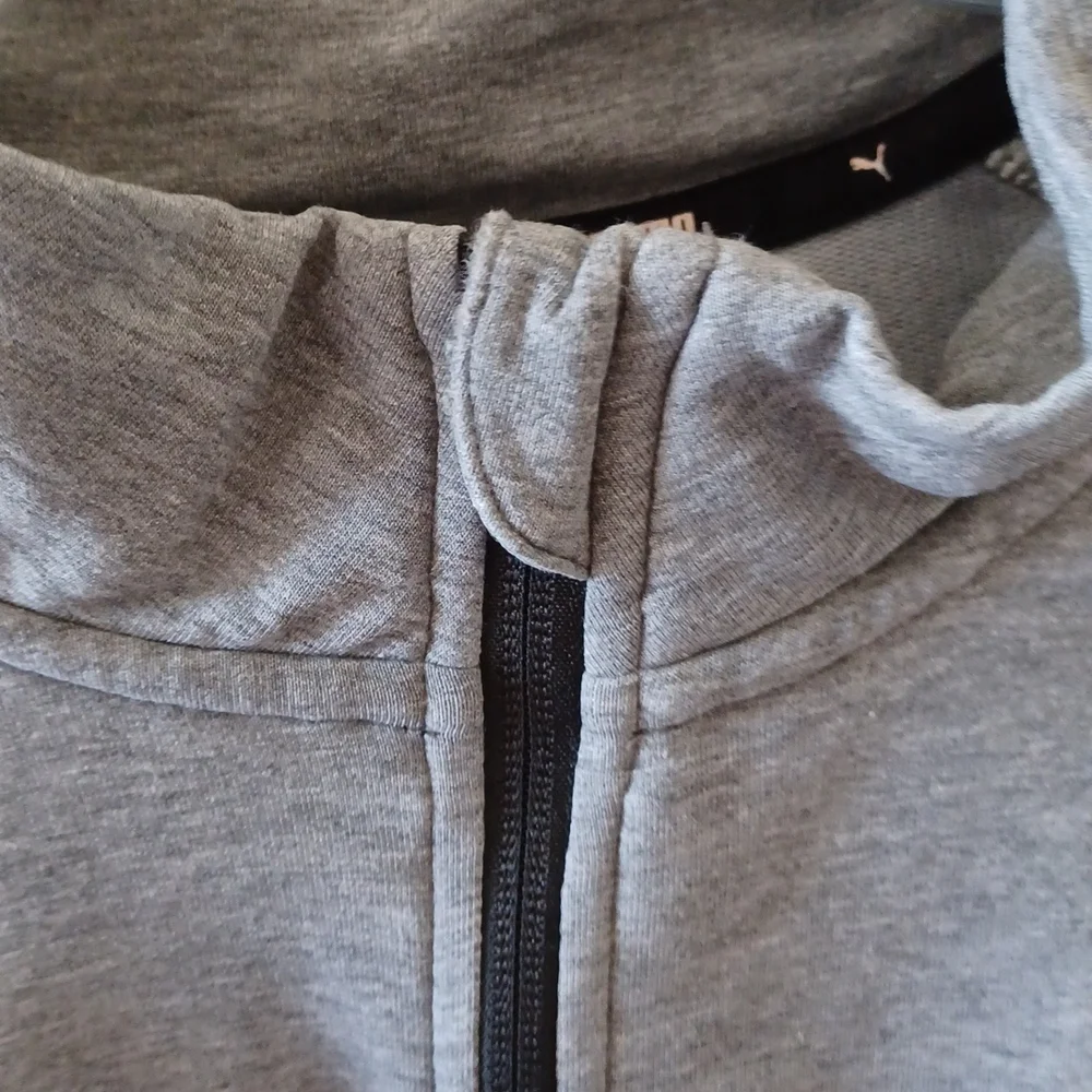 PUMA Mens Stretchlite Half Zip top,, sz L, in Heather grey